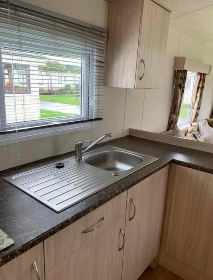 Home From Home Caravan Hire Havens Thorpe Park Cleethorpes Exterior photo